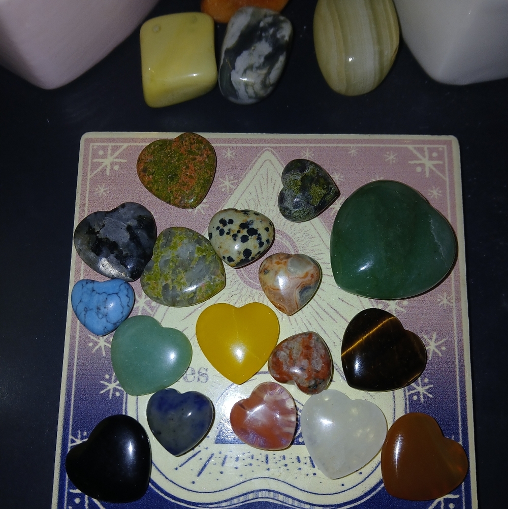 Heart-Shaped Trinket Boxes with Assorted Stones - Picture 2 of 4